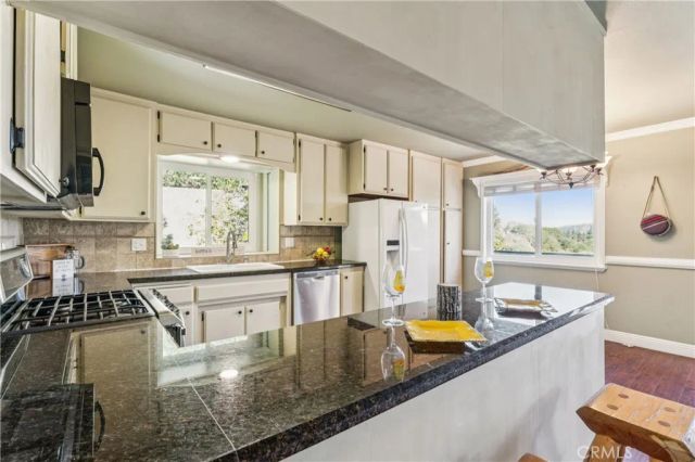 24798 Edelweiss, Crestline, CA 92325