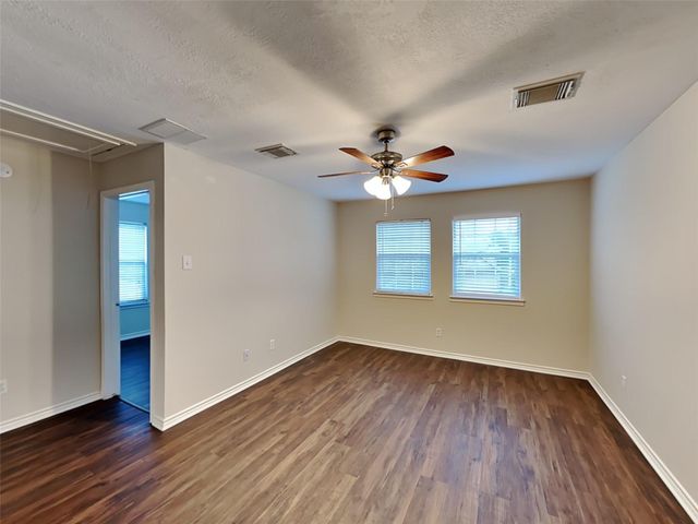 2219 Shady Pine Drive, Conroe, TX 77301