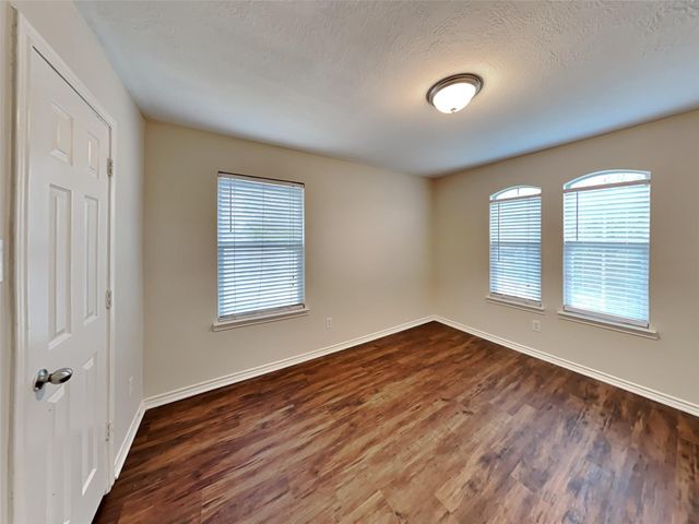 2219 Shady Pine Drive, Conroe, TX 77301