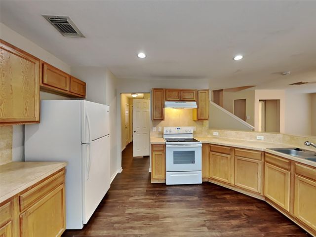 2219 Shady Pine Drive, Conroe, TX 77301