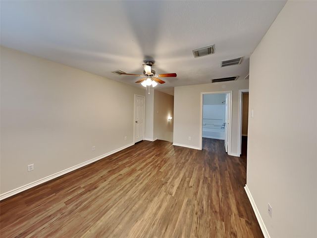 2219 Shady Pine Drive, Conroe, TX 77301