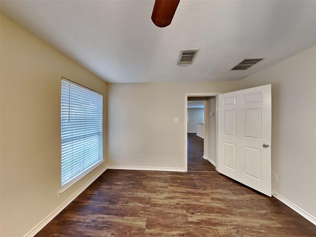 2219 Shady Pine Drive, Conroe, TX 77301