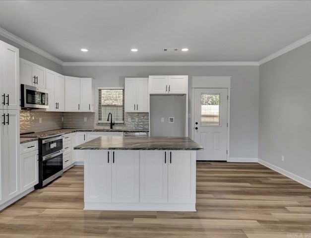 134 Jet Circle, Hot Springs, AR 71913