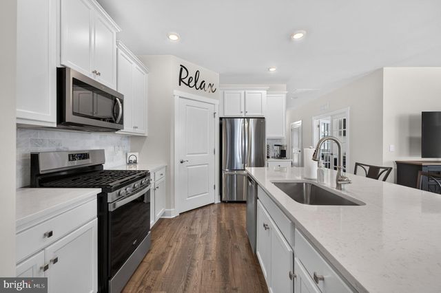 101 CONGRESSIONAL CT, Moorestown, NJ 08057