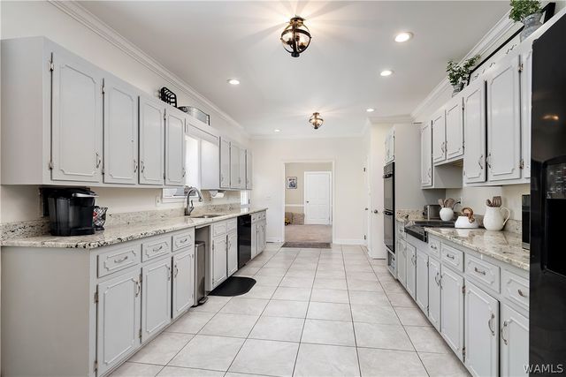 6926 Valley Lake, Cottondale, AL 35453