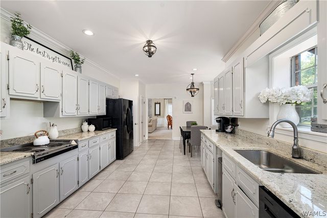 6926 Valley Lake, Cottondale, AL 35453