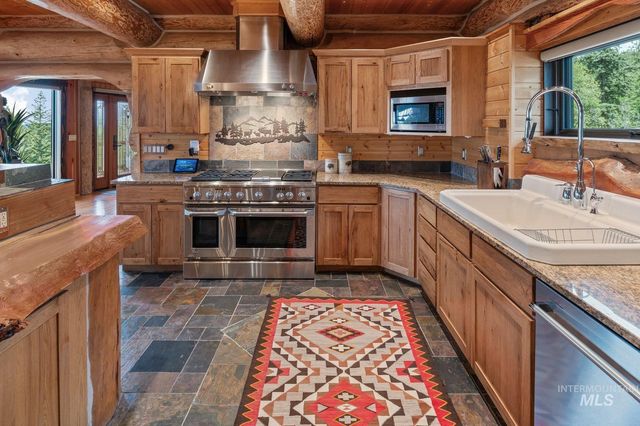 17442 S Painted Rose Road, Worley, ID 83876