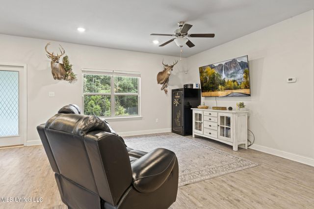 5367 Overland Drive, Biloxi, MS 39532