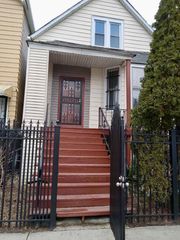 9611 S Avenue L Avenue 2, Chicago, IL 60617