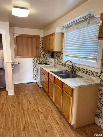 2017 HARRISON Street, Quincy, IL 62301