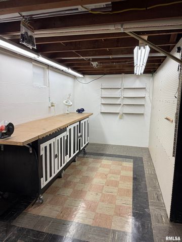 2017 HARRISON Street, Quincy, IL 62301