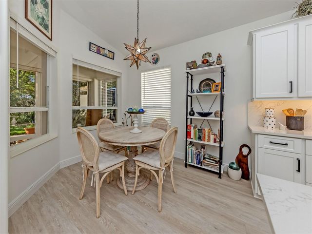 404 PINEWOOD LAKE DRIVE, Venice, FL 34285