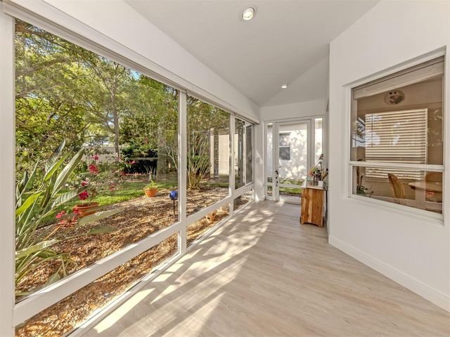 404 PINEWOOD LAKE DRIVE, Venice, FL 34285