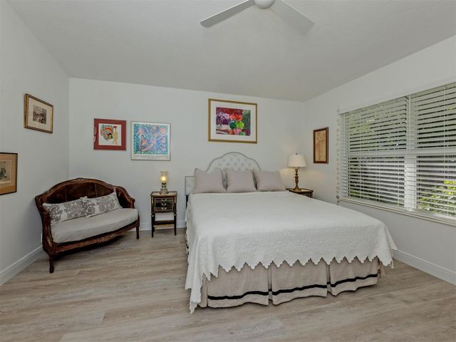 404 PINEWOOD LAKE DRIVE, Venice, FL 34285