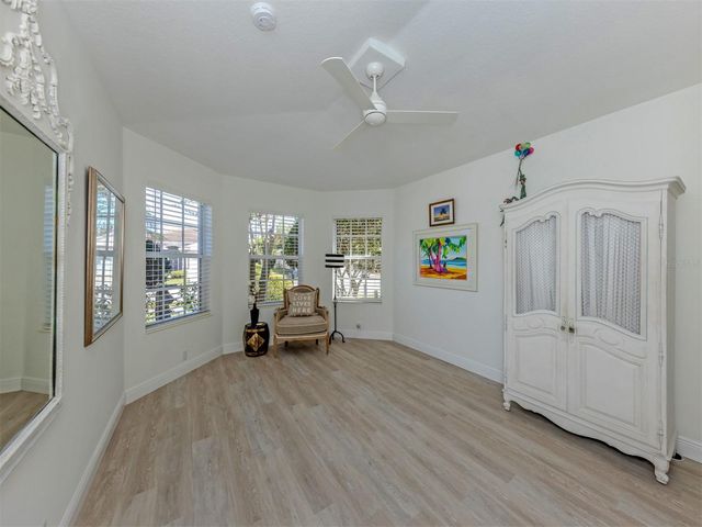 404 PINEWOOD LAKE DRIVE, Venice, FL 34285