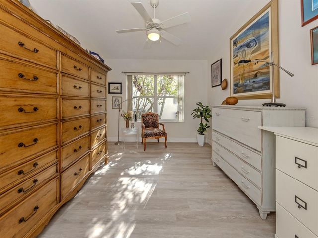 404 PINEWOOD LAKE DRIVE, Venice, FL 34285