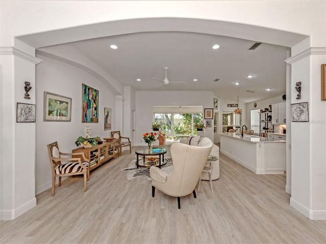 404 PINEWOOD LAKE DRIVE, Venice, FL 34285