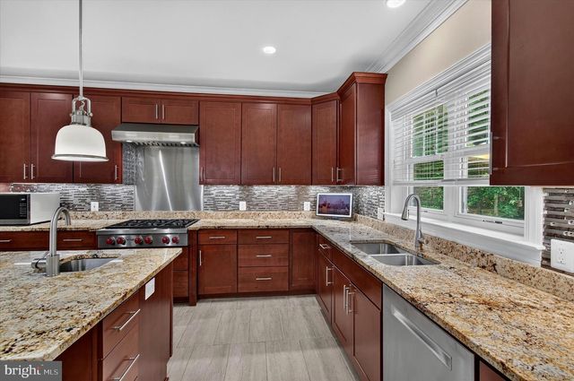 7000 JACOBS GROVE CT, Manassas, VA 20112