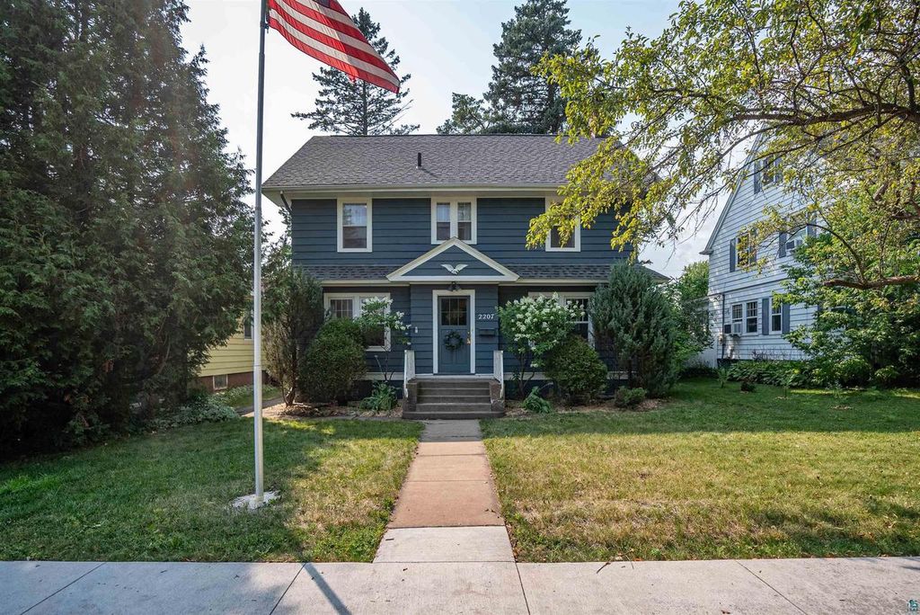 2207 Hammond Ave, Superior, WI 54880