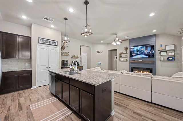 13258 Ridgeview, Willis, TX 77318