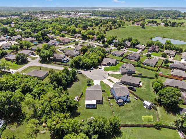 13258 Ridgeview, Willis, TX 77318