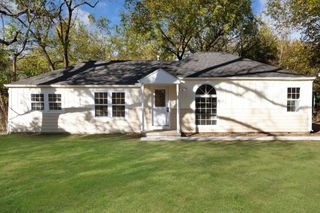 4220 E Bellaire Ave, Wichita, KS 67218
