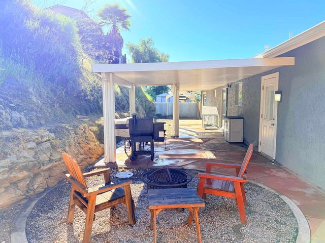 9449 Prospect Avenue, Santee, CA 92071