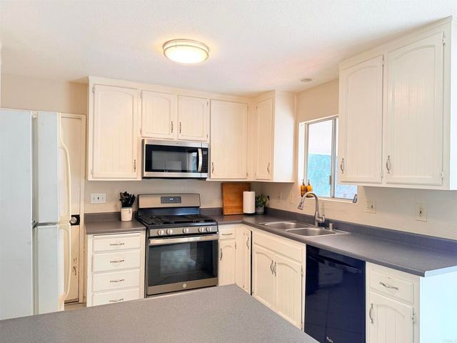 9449 Prospect Avenue, Santee, CA 92071