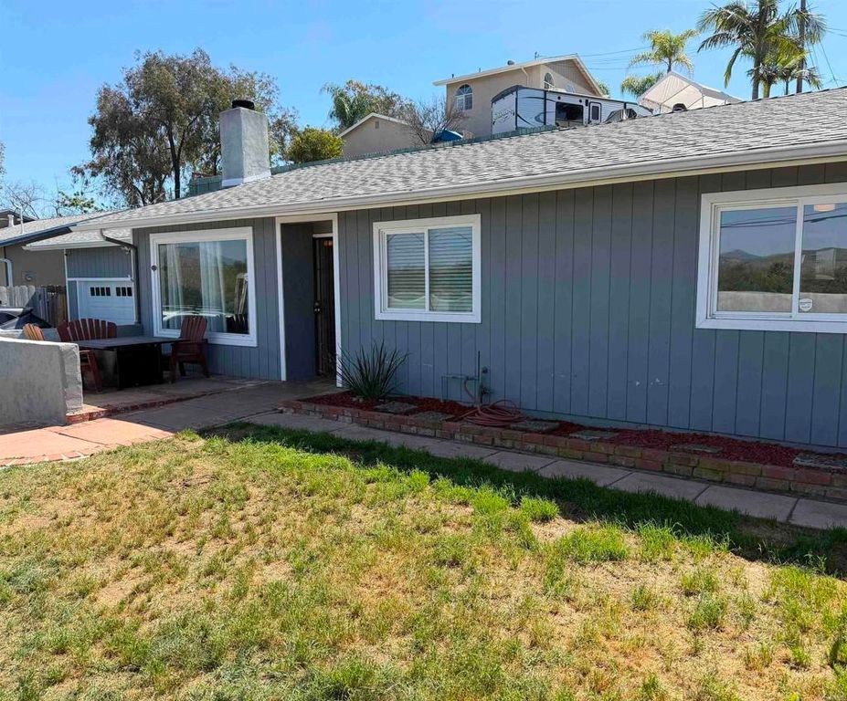 9449 Prospect Avenue, Santee, CA 92071