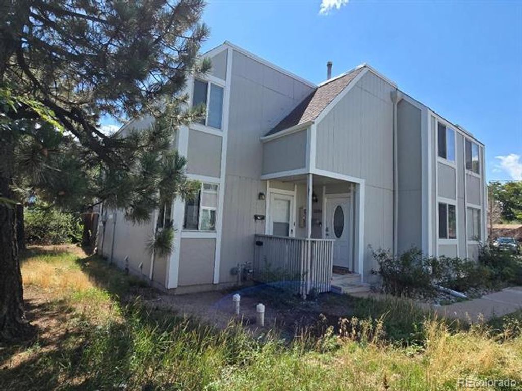 12056 E 25th Avenue, Aurora, CO 80010
