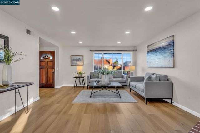 7472 Blue Fox Way, San Ramon, CA 94583