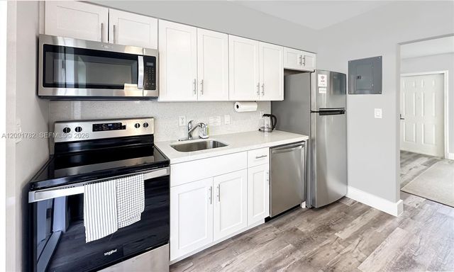 528 SW 4th Avenue A, Hallandale Beach, FL 33009