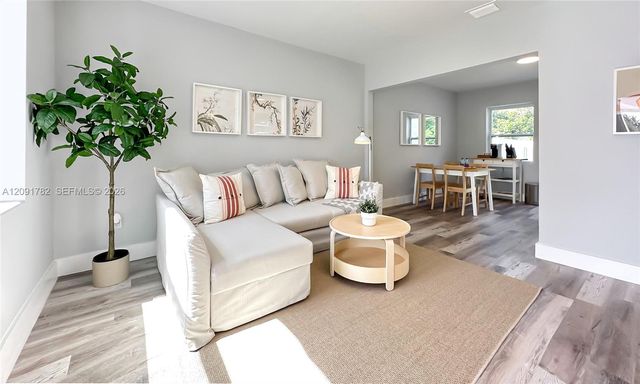 528 SW 4th Avenue A, Hallandale Beach, FL 33009
