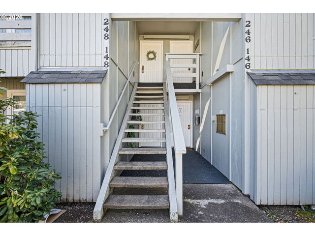 650 HARLOW Rd 248, Springfield, OR 97477
