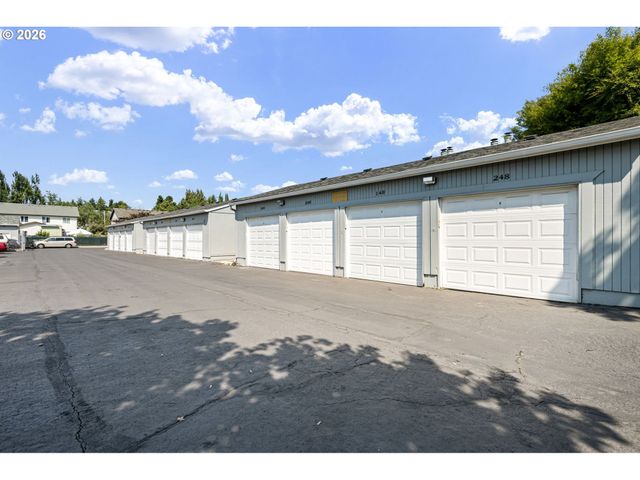 650 HARLOW Rd 248, Springfield, OR 97477