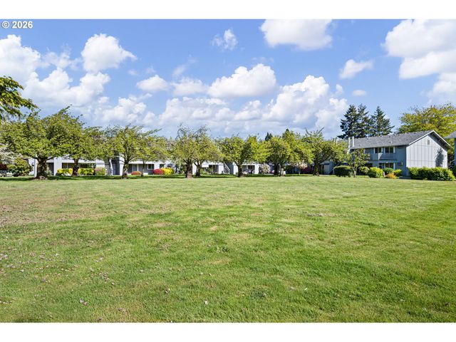 650 HARLOW Rd 248, Springfield, OR 97477