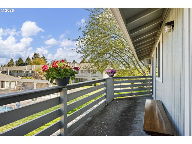 650 HARLOW Rd 248, Springfield, OR 97477