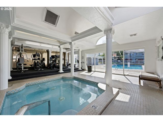 650 HARLOW Rd 248, Springfield, OR 97477