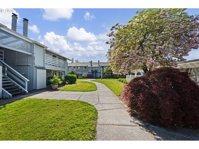 650 HARLOW Rd 248, Springfield, OR 97477