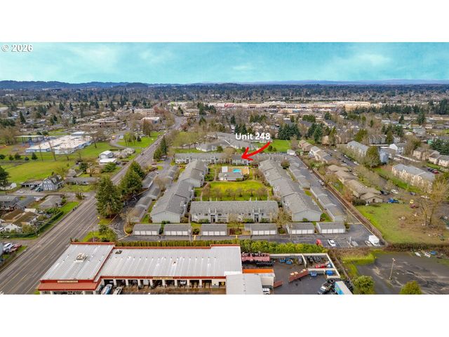 650 HARLOW Rd 248, Springfield, OR 97477