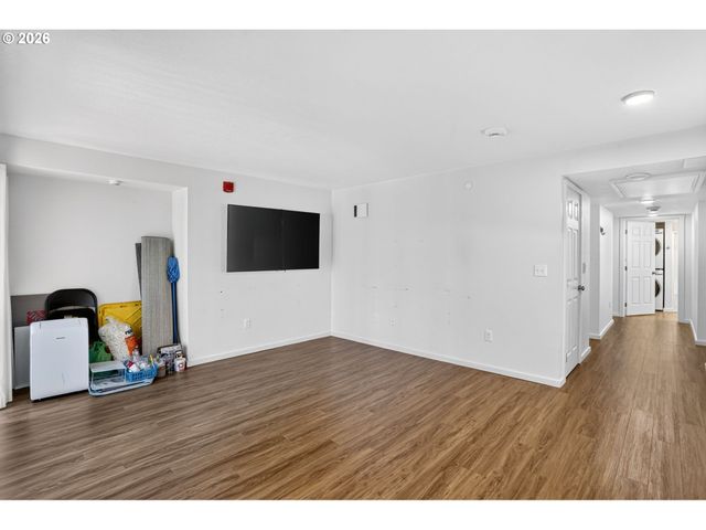 8120 N INTERSTATE Ave 204, Portland, OR 97217