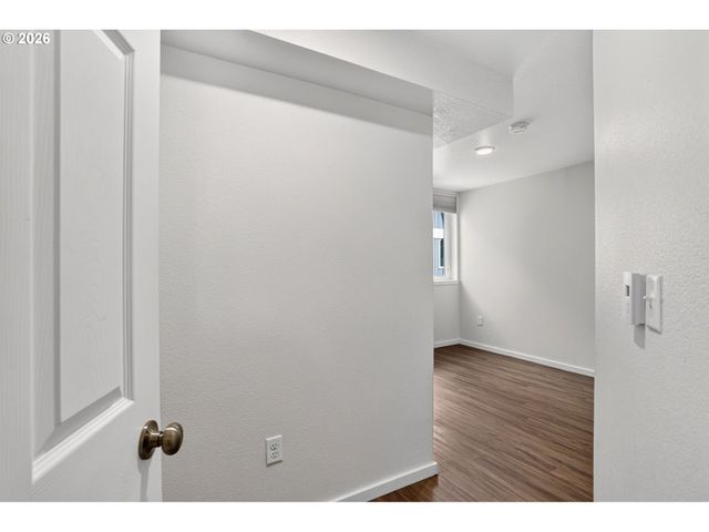 8120 N INTERSTATE Ave 204, Portland, OR 97217