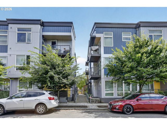 8120 N INTERSTATE Ave 204, Portland, OR 97217