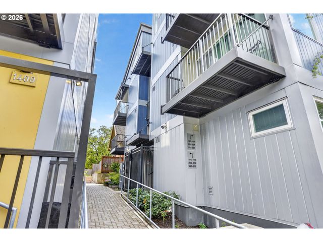 8120 N INTERSTATE Ave 204, Portland, OR 97217