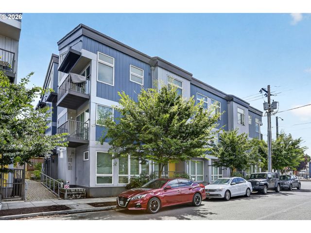 8120 N INTERSTATE Ave 204, Portland, OR 97217