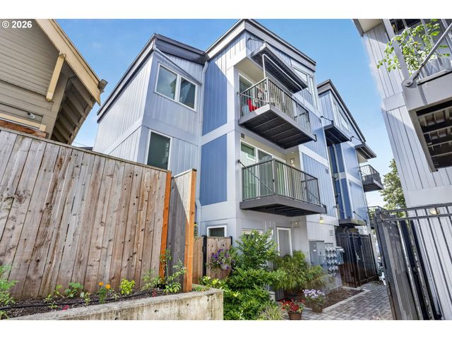 8120 N INTERSTATE Ave 204, Portland, OR 97217