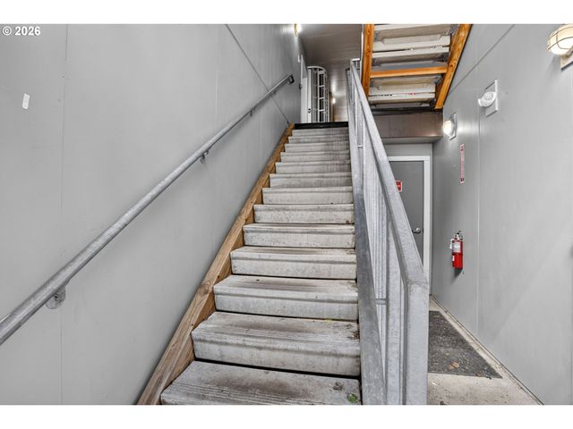 8120 N INTERSTATE Ave 204, Portland, OR 97217