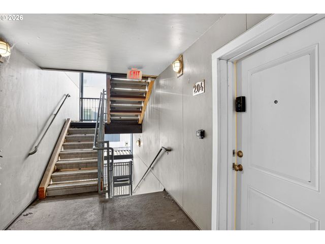 8120 N INTERSTATE Ave 204, Portland, OR 97217