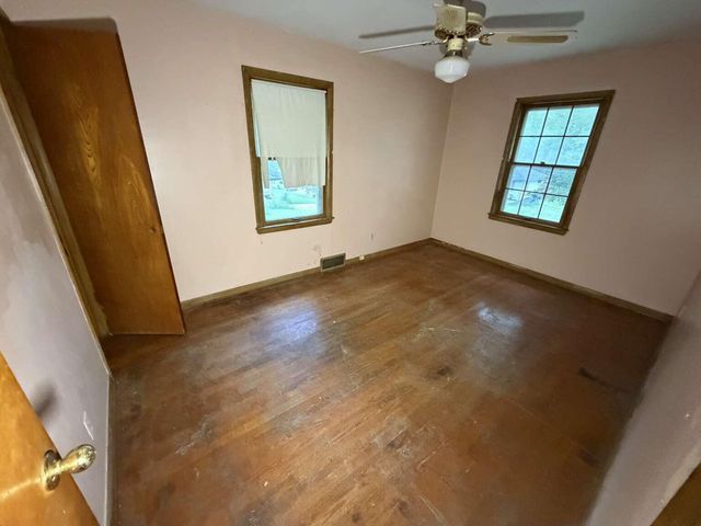 5401 Smalley Avenue, Kansas City, MO 64129