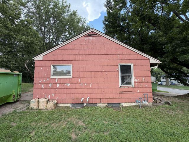 5401 Smalley Avenue, Kansas City, MO 64129